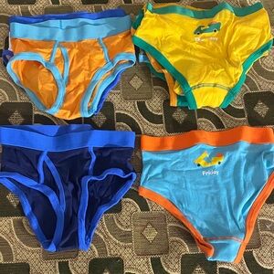 ✨ Amazon Essentials Boys’ 10-Pack Underwear – Days of the Week + Colors Size M 8